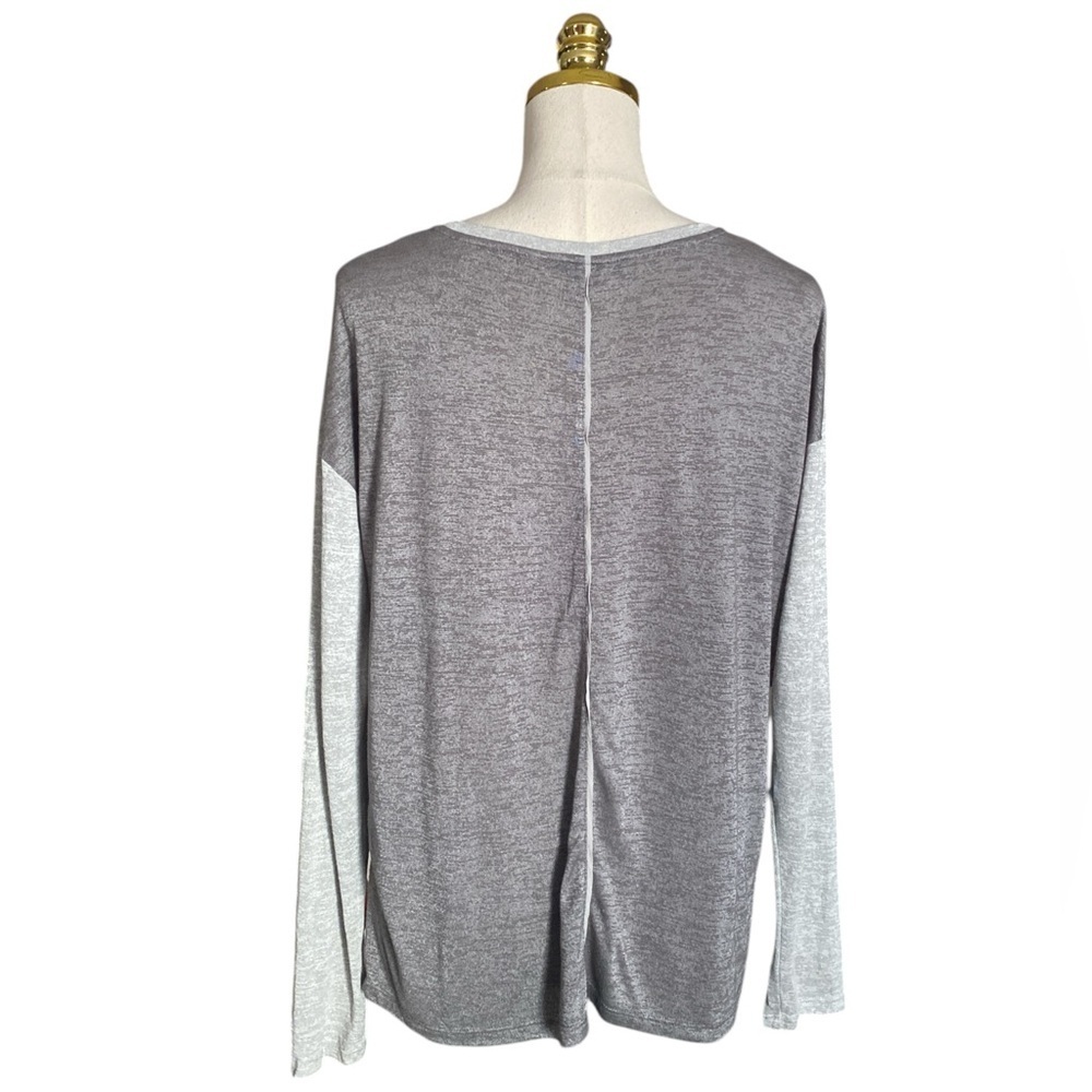 Vince  Women’s Two-Tone Colorblock Stretchy Long Sleeve Metallic Top Size M - Picture 4 of 5